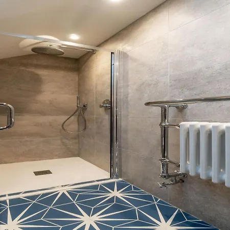 The Big House At The Heaning Estate 펜션 *