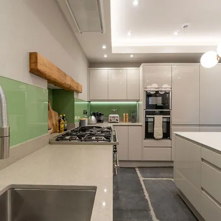 The Big House At The Heaning Estate 펜션