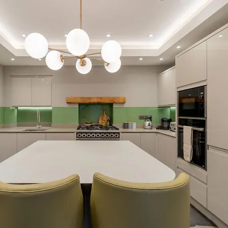 The Big House At The Heaning Estate 펜션 *