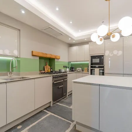 The Big House At The Heaning Estate 펜션 윈더미어